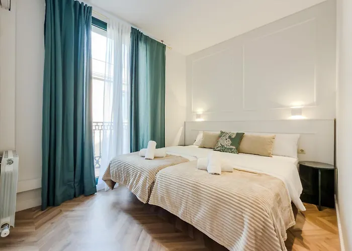 Palau De La Musica Apartments